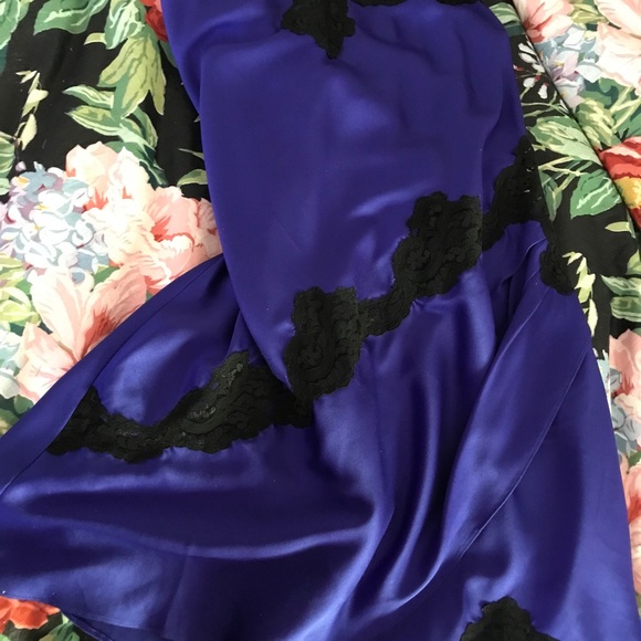 Victoria’s Secret Short Nightgown & Robe Peignoir Tanzanite & Black Perfect Sz M - Picture 3 of 7